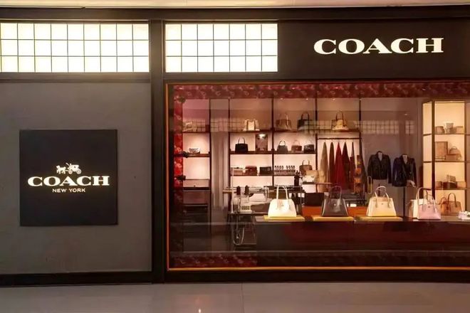 遭碾压 丨 Trend of the weekPG麻将胡了2熹妃COACH回宫四大巨头业绩惨(图2) 遭碾压 丨 Trend of the weekPG麻将胡了2熹妃COACH回宫四大巨头业绩惨(图2)