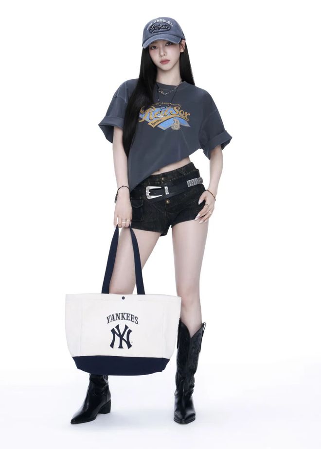 遭碾压 丨 Trend of the weekPG麻将胡了2熹妃COACH回宫四大巨头业绩惨(图14) 遭碾压 丨 Trend of the weekPG麻将胡了2熹妃COACH回宫四大巨头业绩惨(图14)